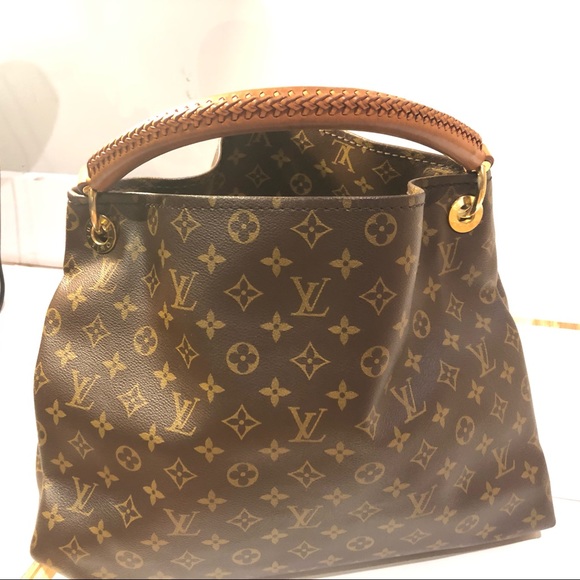 Louis Vuitton Artsy MM Monogram Handbag - Picture 6 of 8